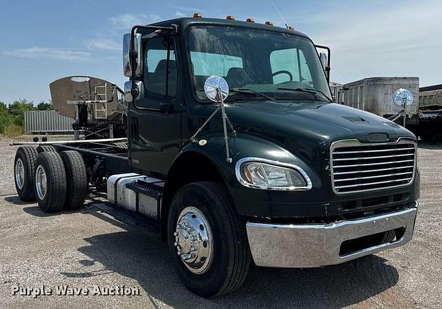 Image of Freightliner Business Class M2 equipment image 2