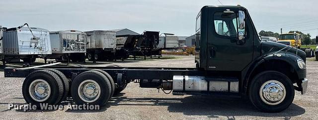 Image of Freightliner Business Class M2 equipment image 3