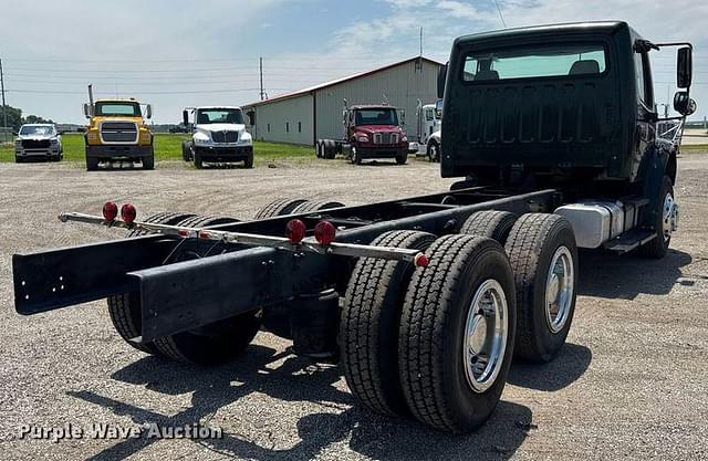 Image of Freightliner Business Class M2 equipment image 4