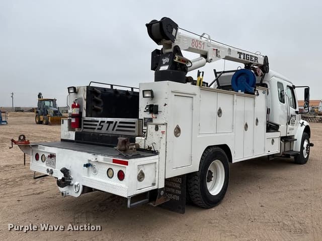 Image of Freightliner Business Class M2 equipment image 4