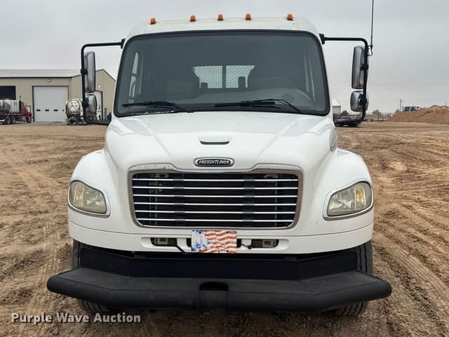 Image of Freightliner Business Class M2 equipment image 1