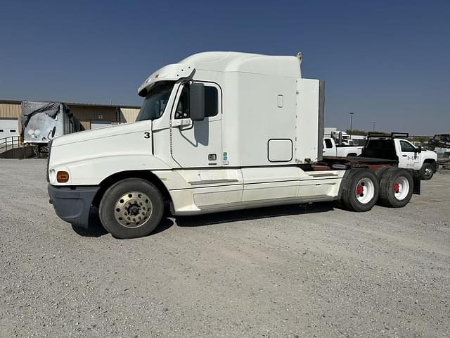 Image of Freightliner Century 120 equipment image 1