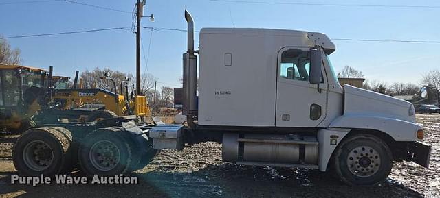 Image of Freightliner Century Class equipment image 3