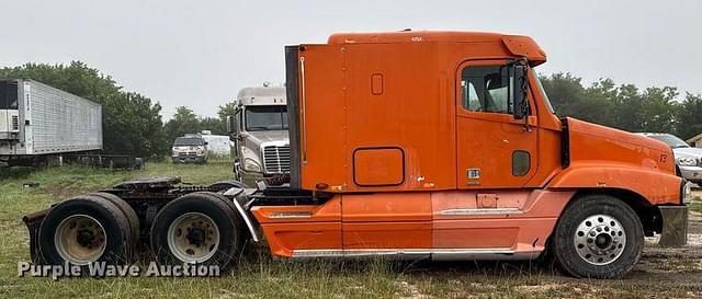 Image of Freightliner Century Class equipment image 3