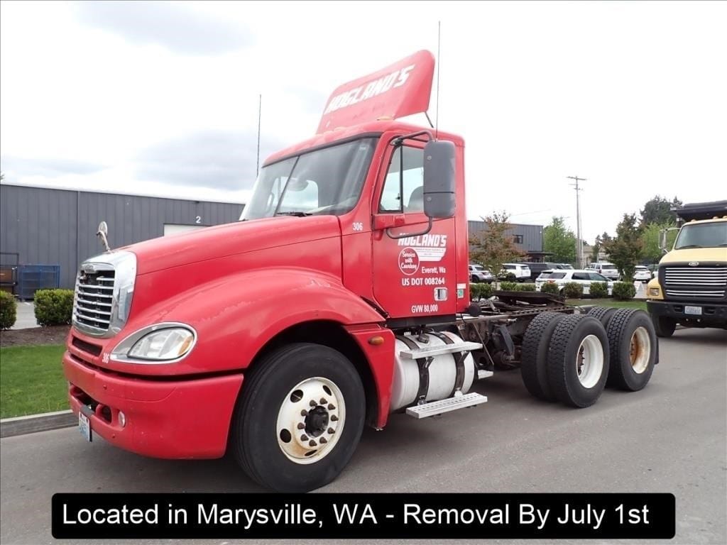 2005 Freightliner CL120 Equipment Image0