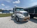 2005 Freightliner Columbia 112 Image