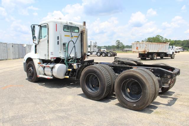 Image of Freightliner 112 equipment image 3