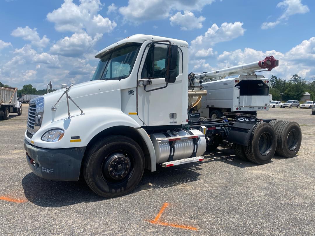 Image of Freightliner 112 Primary image