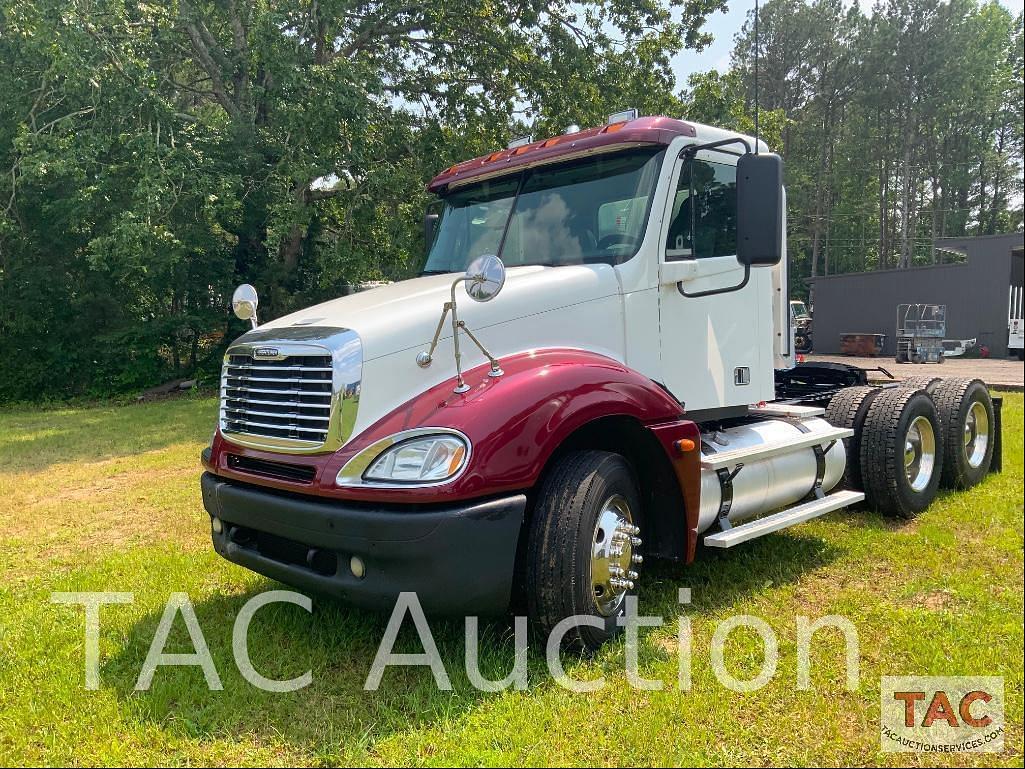 Image of Freightliner Columbia 120 Primary image