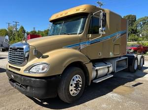 2005 Freightliner Columbia 120 Image