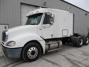 2005 FREIGHTLINER COLUMBIA 120 Image