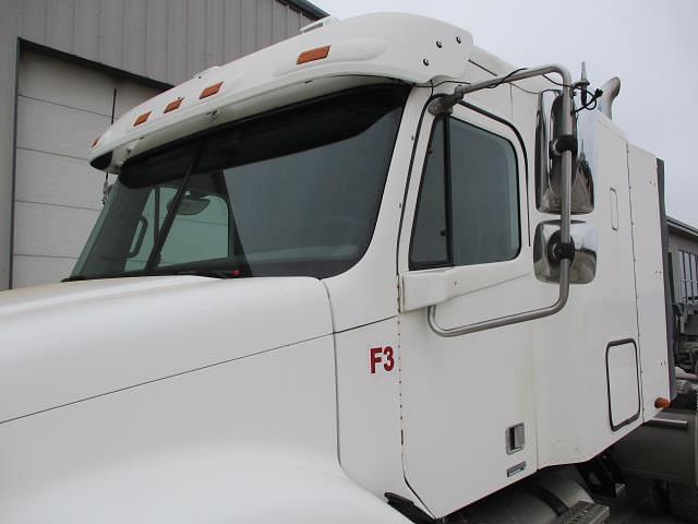 Thumbnail image Freightliner Columbia 120 22