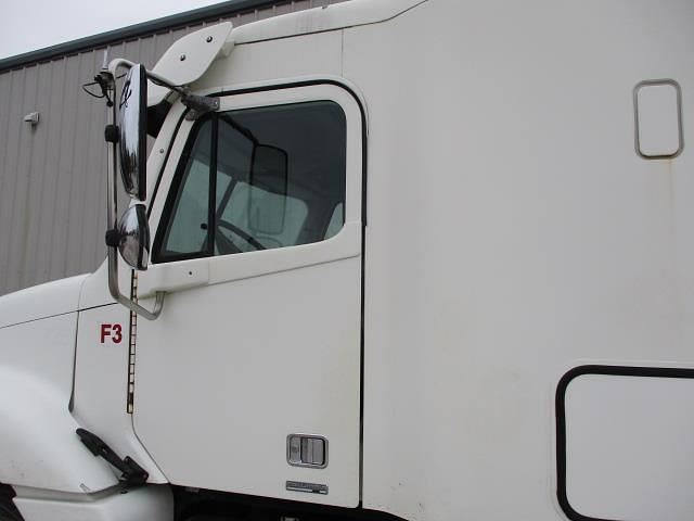 Thumbnail image Freightliner Columbia 120 25