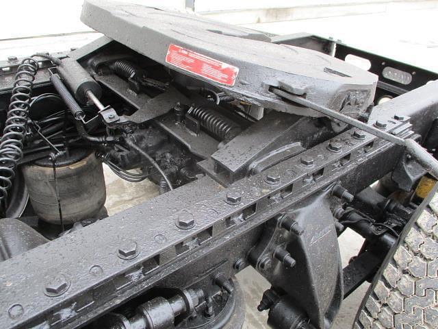 Thumbnail image Freightliner Columbia 120 28