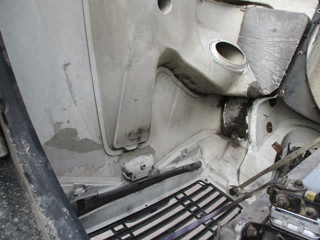 Main image Freightliner Columbia 120 74