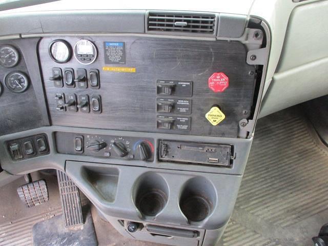 Main image Freightliner Columbia 120 86