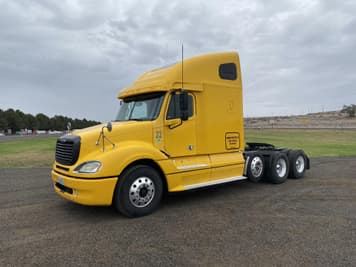 Main image Freightliner Columbia 120