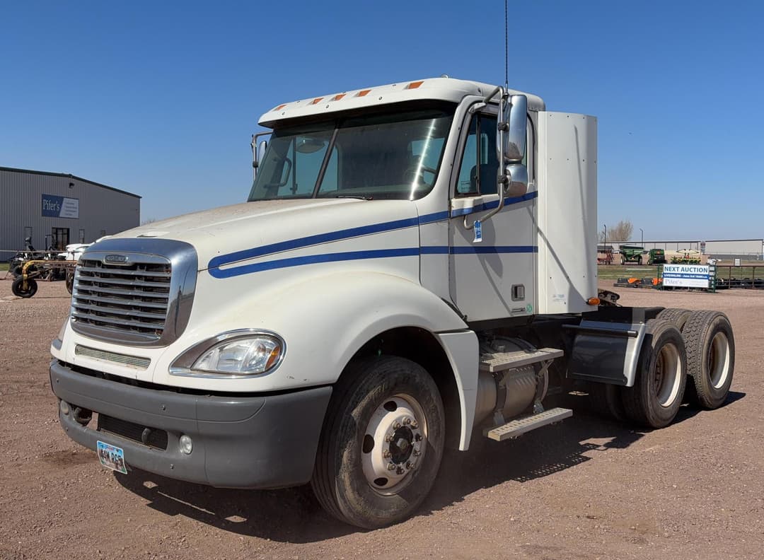 Image of Freightliner CL120 Primary image