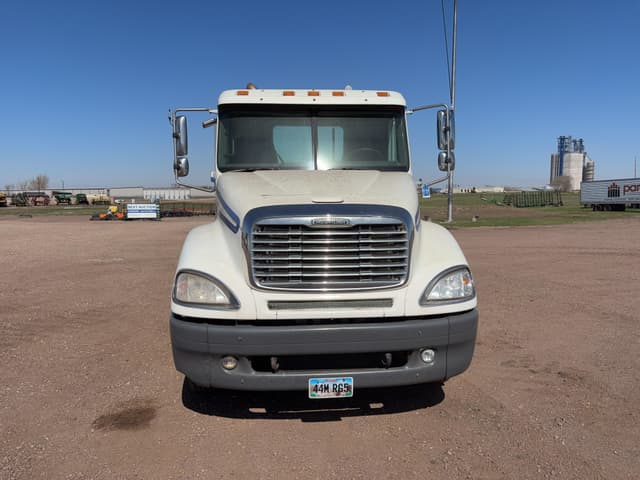 Image of Freightliner CL120 equipment image 1