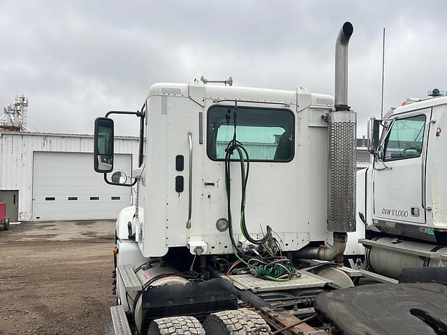 Thumbnail image Freightliner Columbia 13