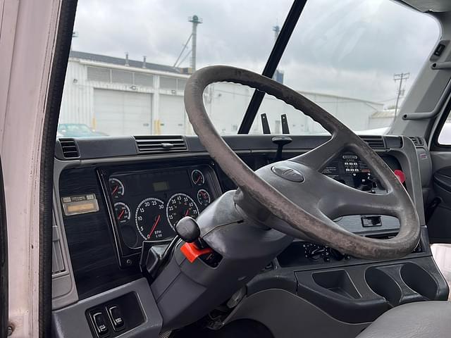 Thumbnail image Freightliner Columbia 36