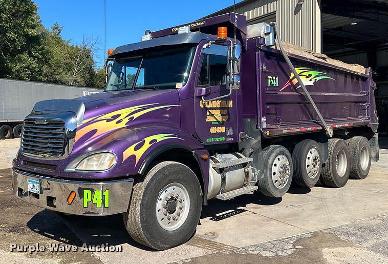 Image of Freightliner Columbia Primary image