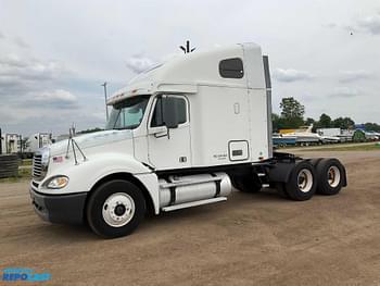 2005 Freightliner Columbia Equipment Image0