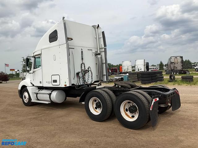 Image of Freightliner Columbia equipment image 3