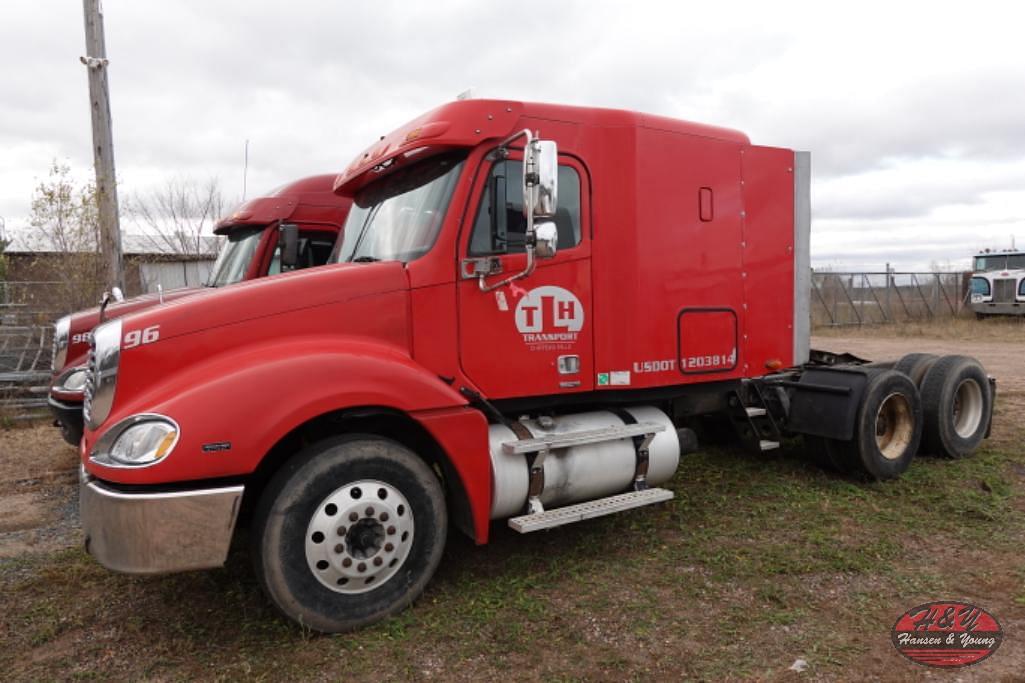 Image of Freightliner Columbia Primary image