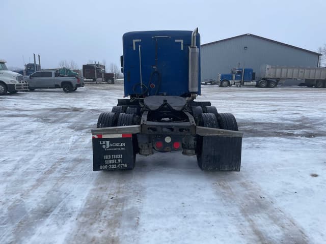 Image of Freightliner Columbia equipment image 3