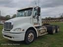 2005 Freightliner Columbia Image