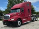 2005 Freightliner Columbia Image