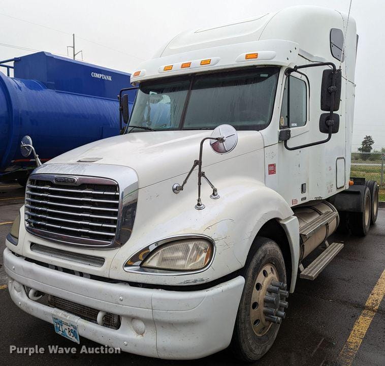 Main image Freightliner Columbia