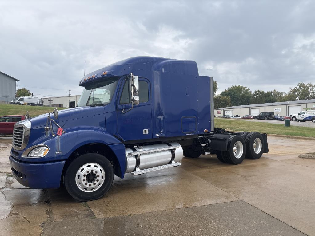 Image of Freightliner Columbia Primary image