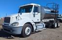 2005 Freightliner Columbia Image