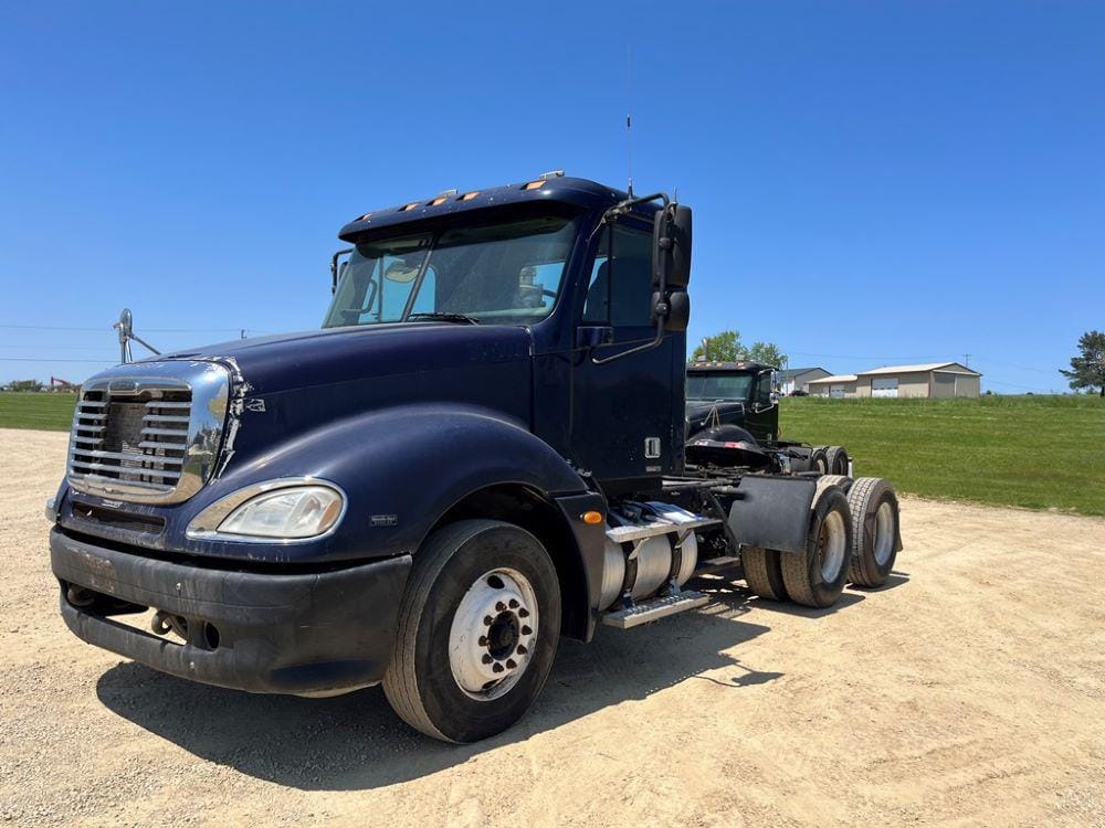 Main image Freightliner Columbia