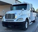 2005 Freightliner Columbia Image