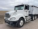 2005 Freightliner Columbia Image