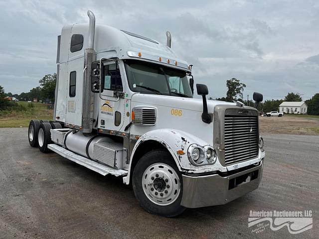 Image of Freightliner Coronado 132 equipment image 1