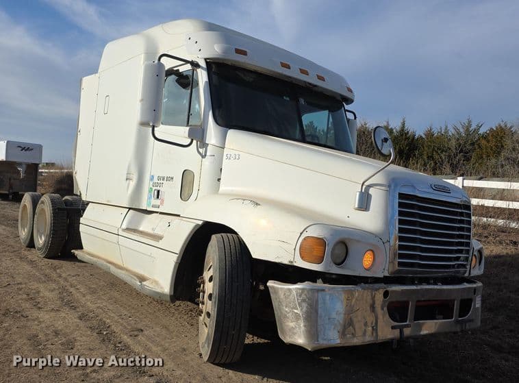 Image of Freightliner CST120 Primary image