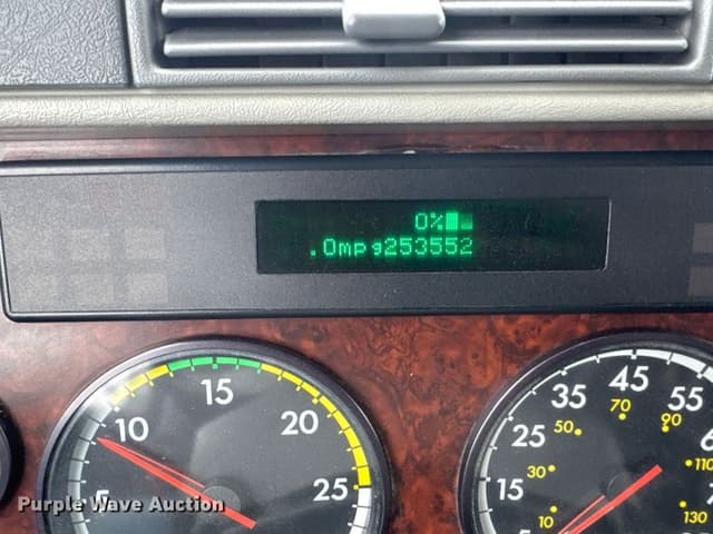 Image of Freightliner CST120 equipment image 1