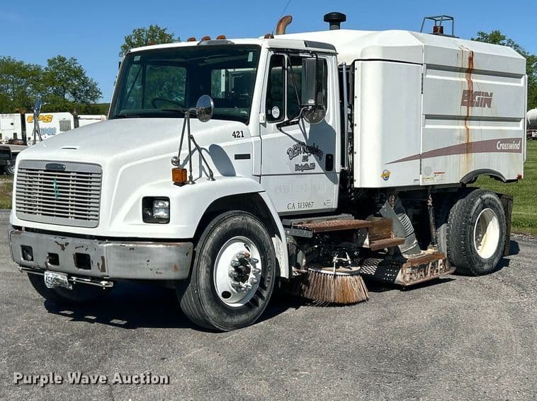 Image of Freightliner FL70 Primary image