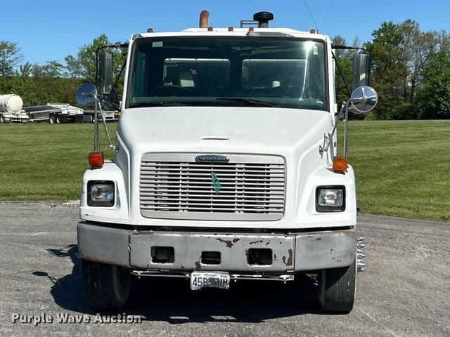 Image of Freightliner FL70 equipment image 1