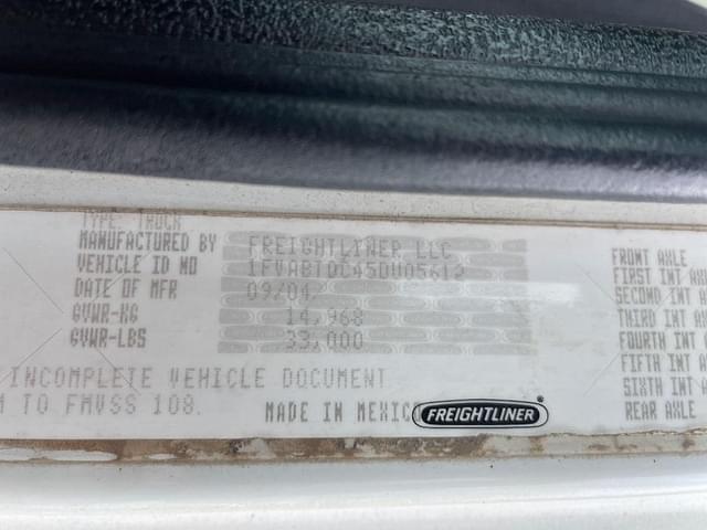 Image of Freightliner FL70 equipment image 4
