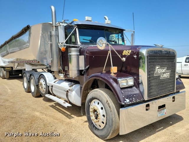 Image of Freightliner FLD equipment image 2