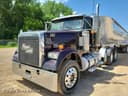 2005 Freightliner FLD Image