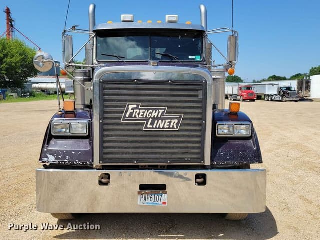 Image of Freightliner FLD equipment image 1