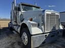 2005 Freightliner FLD120 Image