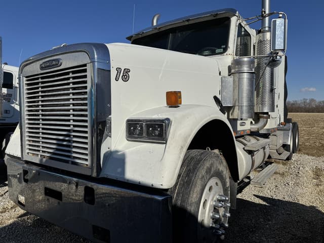 Image of Freightliner FLD120 equipment image 1