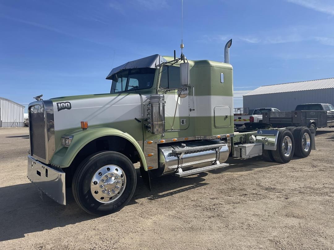 Image of Freightliner FLD120 Primary image